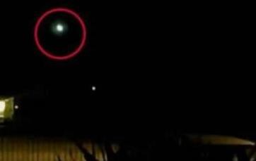 空中出現(xiàn)綠色火球 空中出現(xiàn)綠色火球